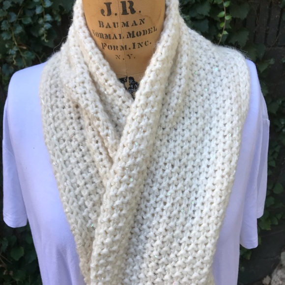 Sequined Knit Scarf - Picture 6 of 7